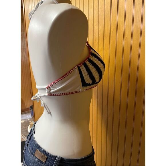 Xhilaration size medium swim top - Picture 3 of 6